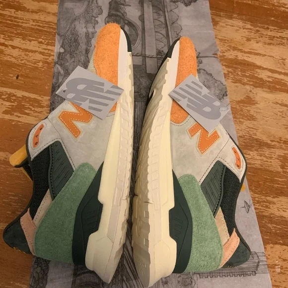 Kithx New Balance x Frank Lloyd Wright- Broadacre Aloe US 11
